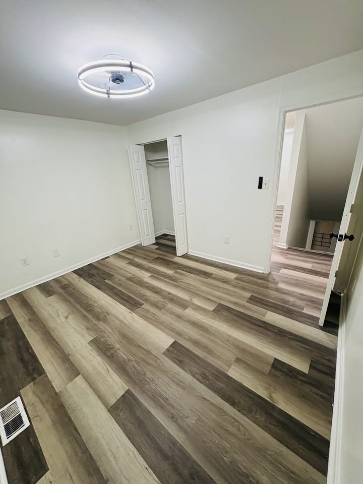 711 Cumberland St - Photo 5 of 12