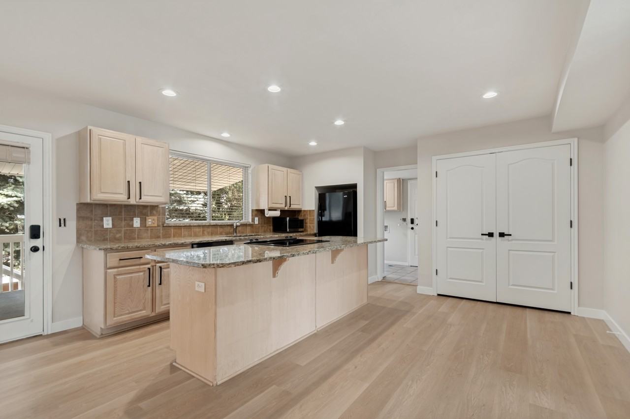 11390 Se - Photo 2 of 24