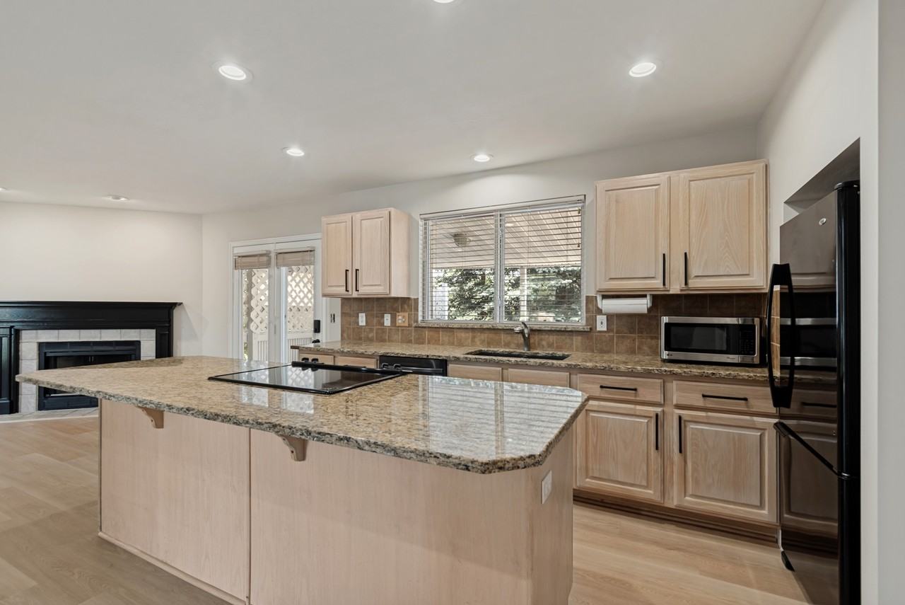 11390 Se - Photo 3 of 24