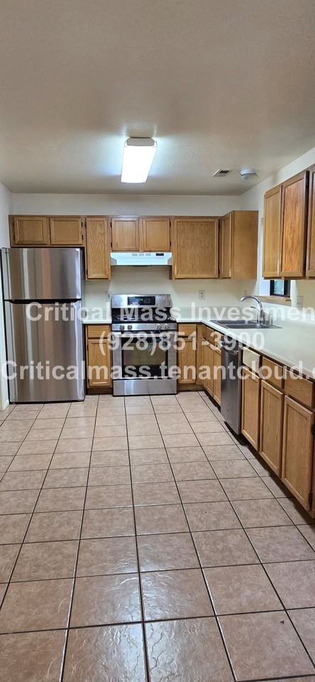 2202 E 1st Ave #1 - Photo 2 of 22