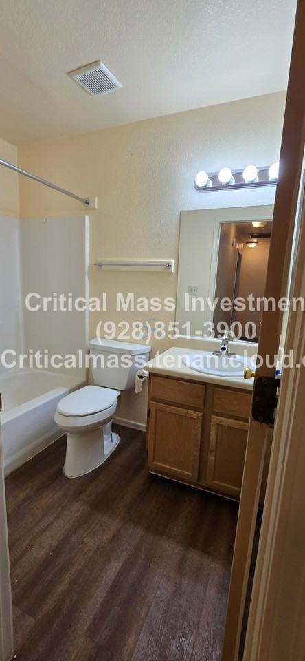 2202 E 1st Ave #1 - Photo 7 of 22