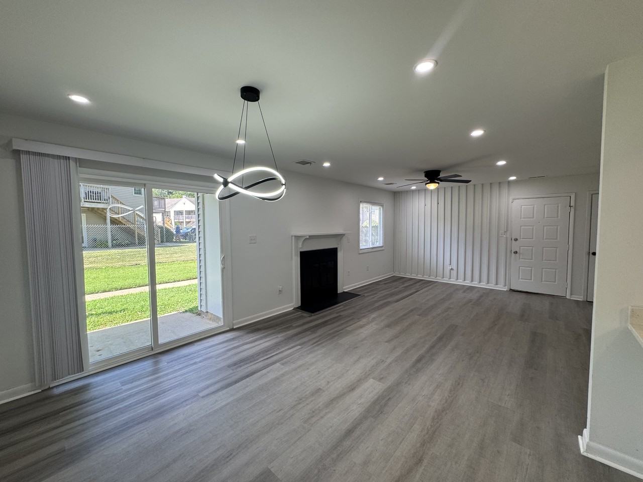 113 Roane Dr #A - Photo 2 of 18