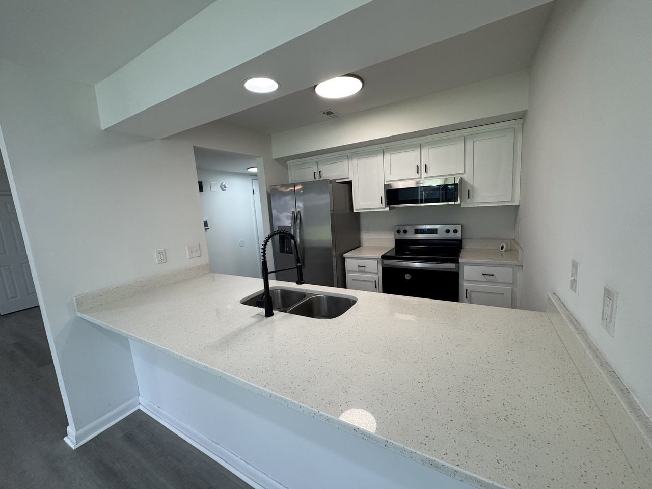 113 Roane Dr #A - Photo 4 of 18