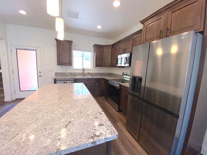 1228 Wild Oak Ct - Photo 4 of 30