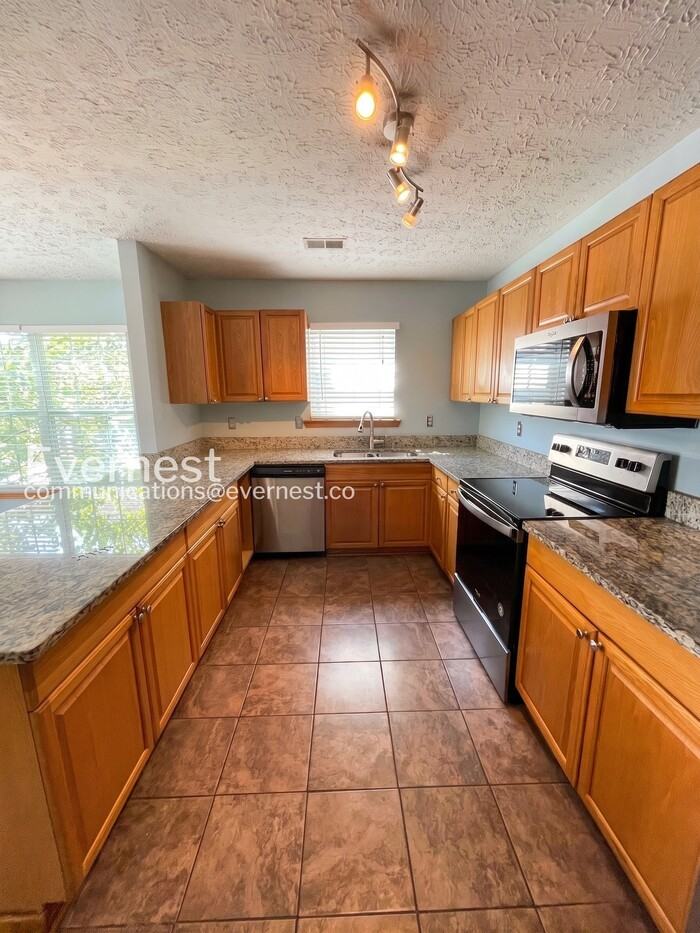 1731 4th Ave N #B - Photo 5 of 21