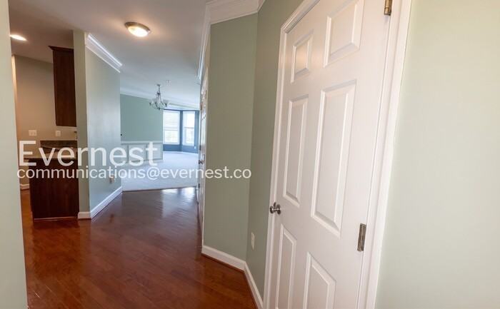 701 Cobblestone Blvd #212 - Photo 4 of 34