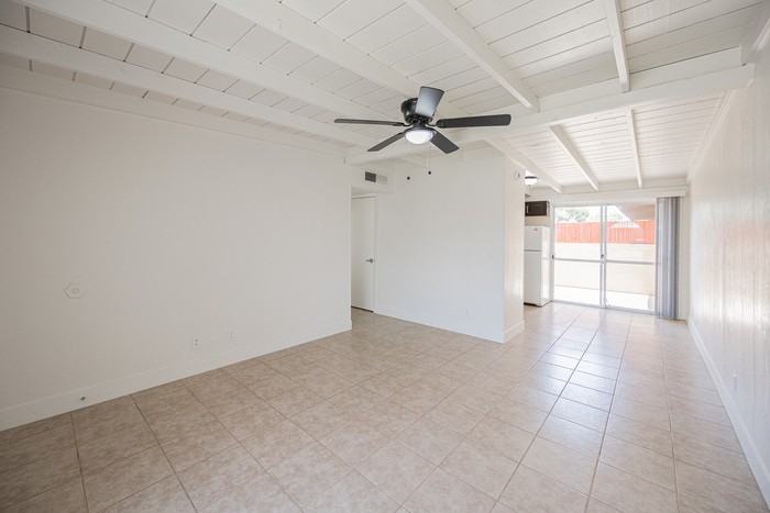 388 N Comanche Dr #7 - Photo 4 of 19