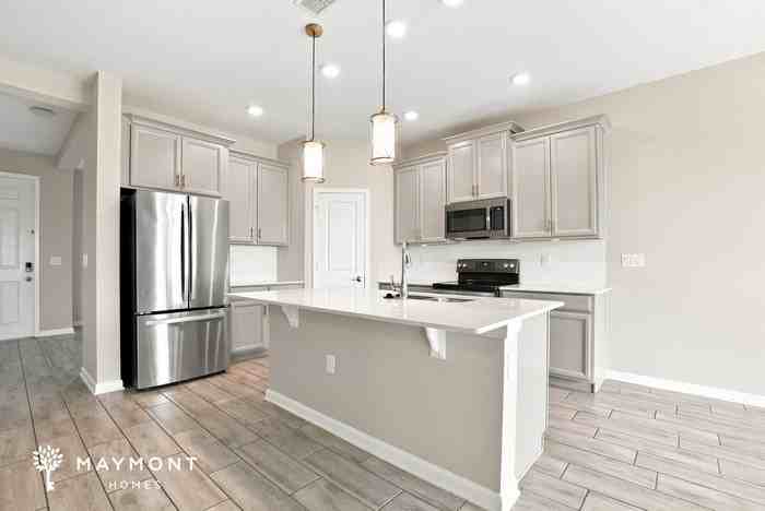 1693 Chatsworth Cir - Photo 7 of 16