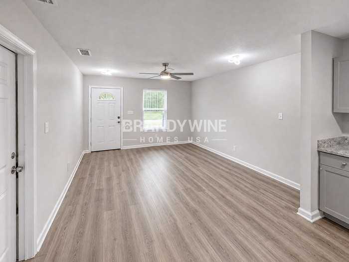 2979 Rexford St - Photo 4 of 20