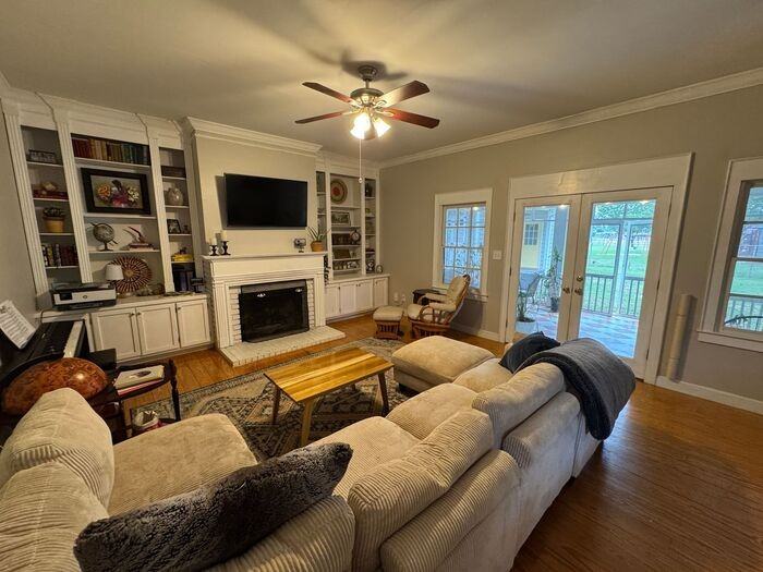2602 Poincianna St Sw - Photo 5 of 38