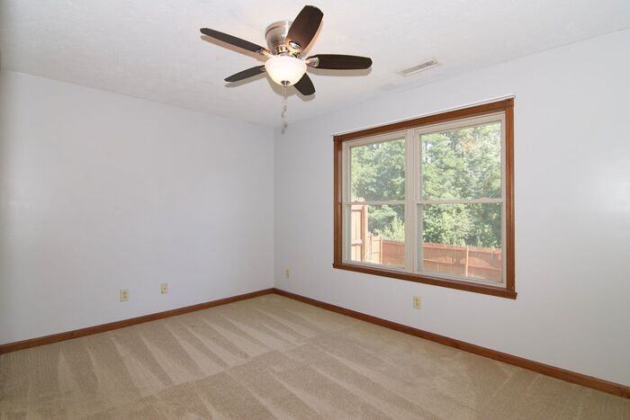 1965 Mare Ave - Photo 4 of 12