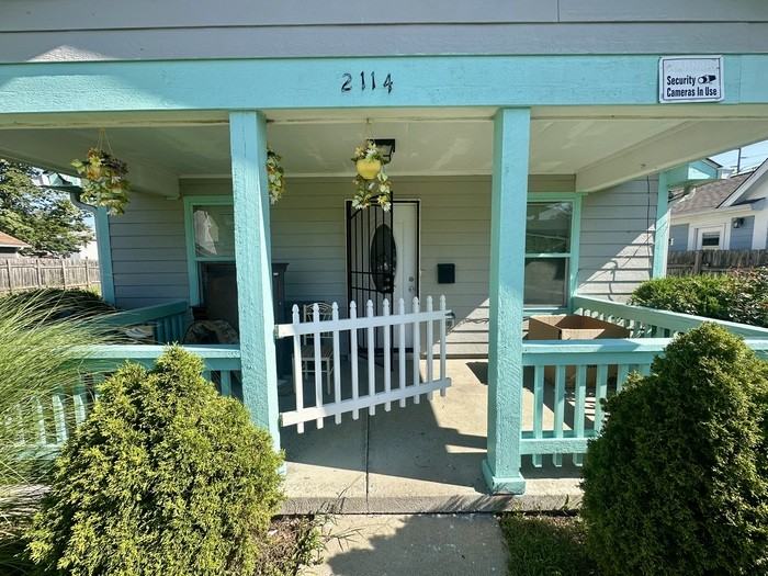 2114 Martha St - Photo 4 of 14