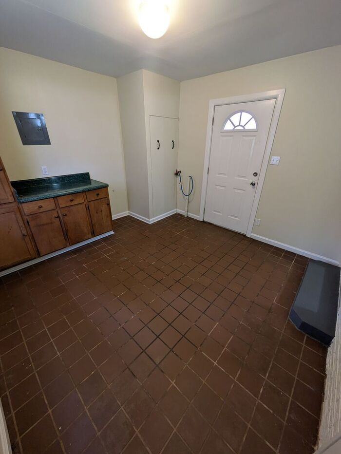 1417 17th Ave Ne - Photo 4 of 11