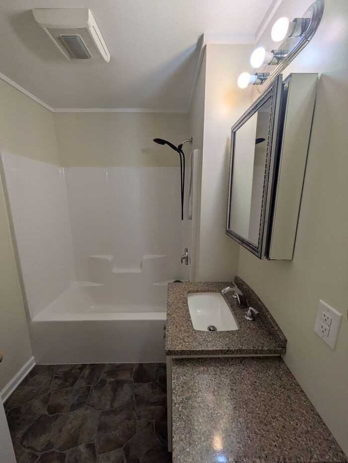 1417 17th Ave Ne - Photo 7 of 11