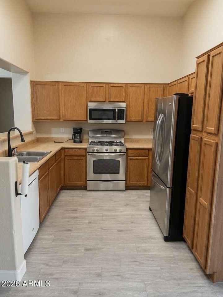 13322 N 125th Ave - Photo 2 of 11