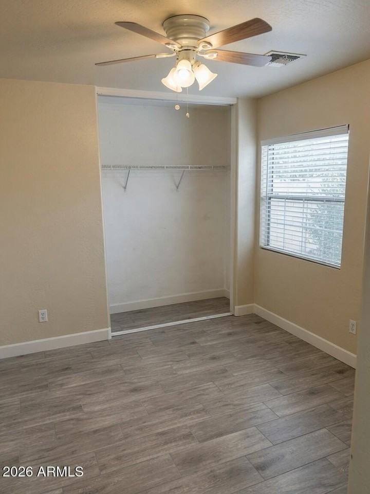 13322 N 125th Ave - Photo 7 of 11