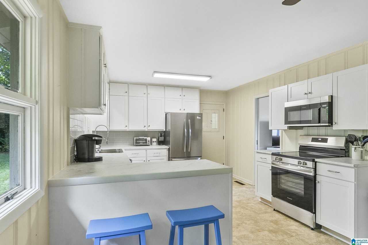 9 Rhonda Dr - Photo 6 of 21