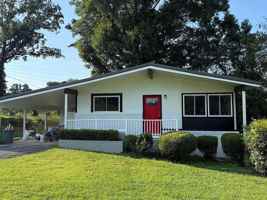 featured image of 117 Diane Ln