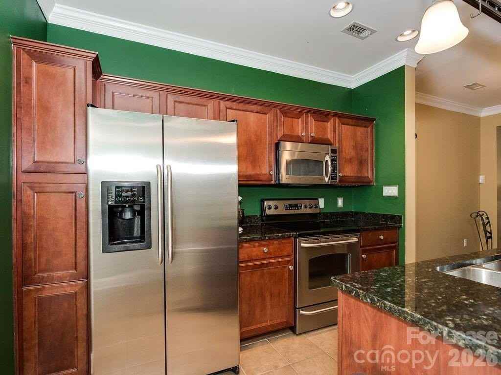 301 Hurston Cir - Photo 5 of 26