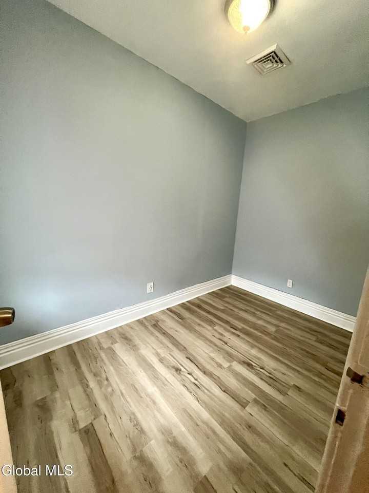 39 1/2 Milton Ave #2UP - Photo 3 of 18