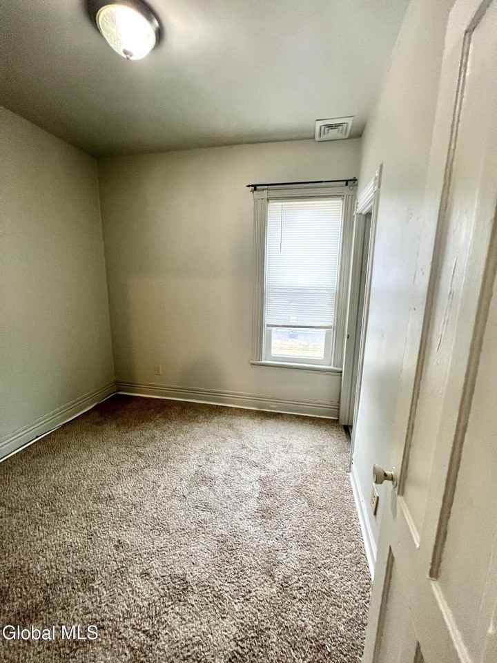 39 1/2 Milton Ave #2UP - Photo 6 of 18