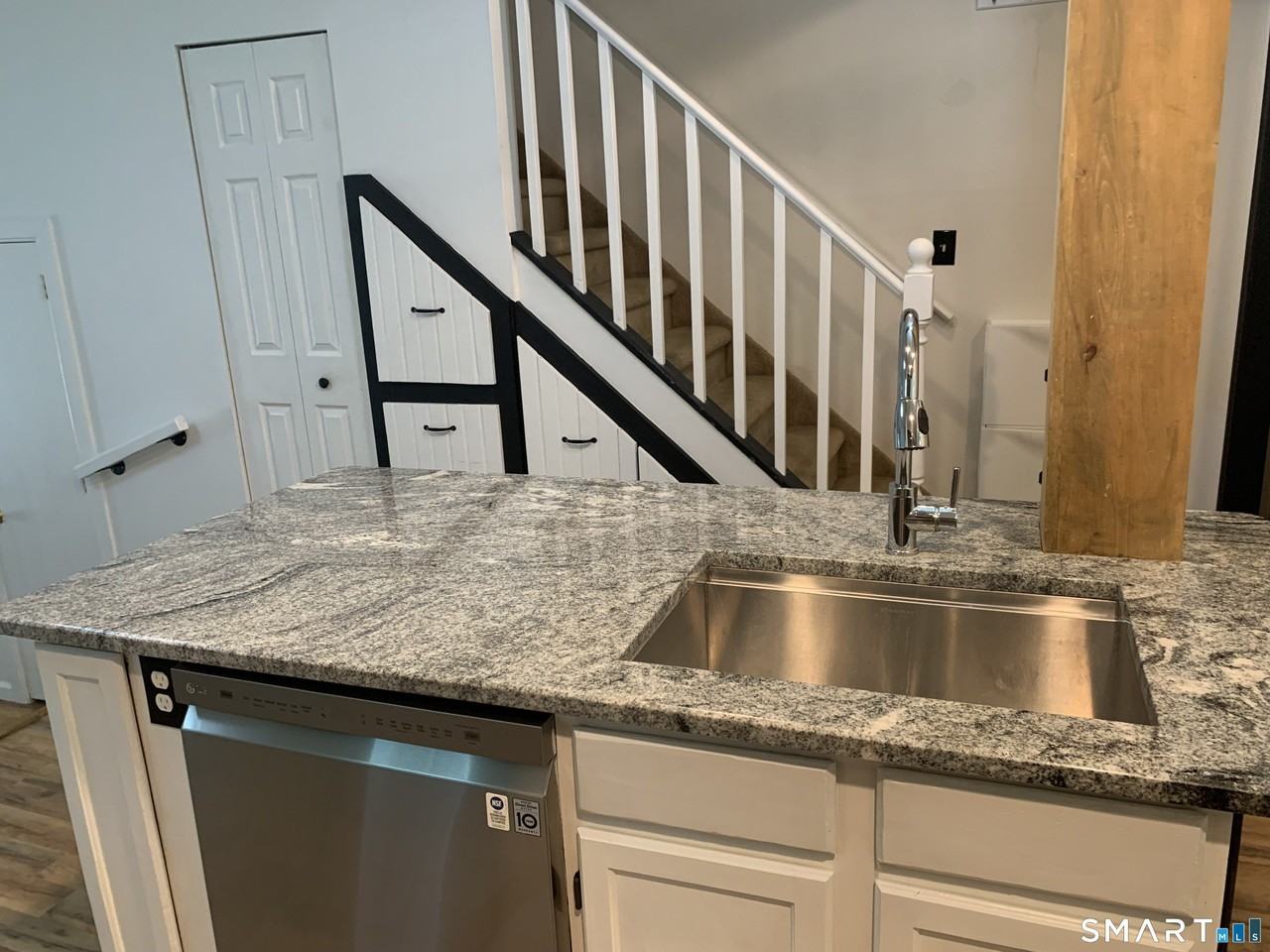 11 King Arthur Dr #5A - Photo 7 of 14