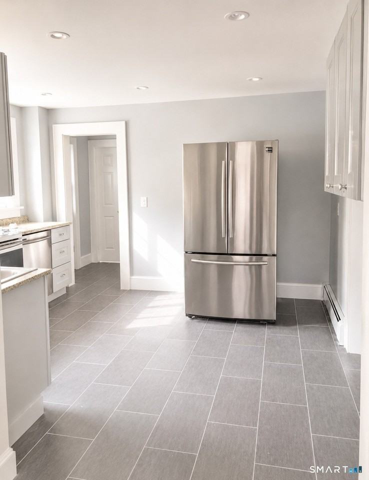 155 Beardsley Ave - Photo 6 of 14
