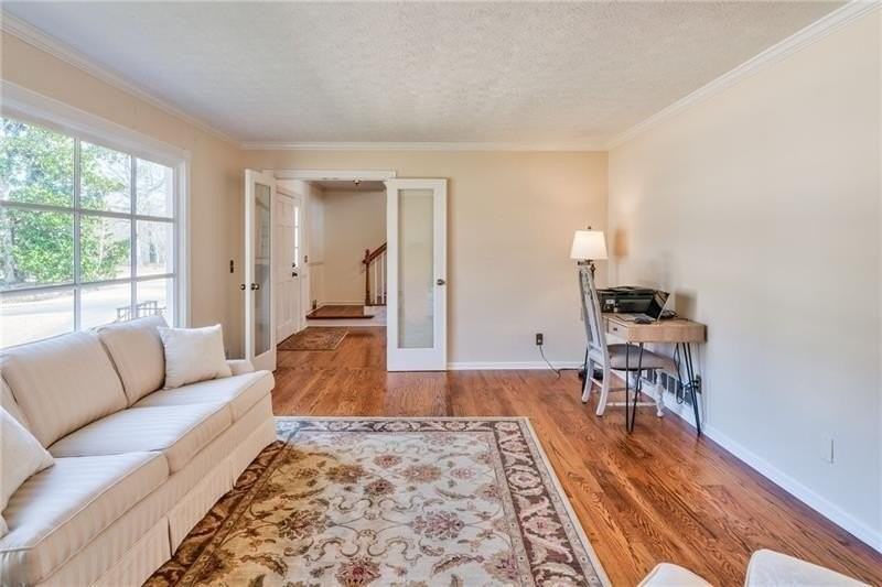 4010 Mansion Dr - Photo 6 of 22