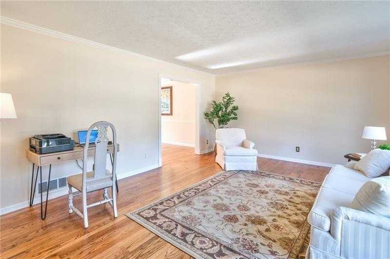 4010 Mansion Dr - Photo 7 of 22