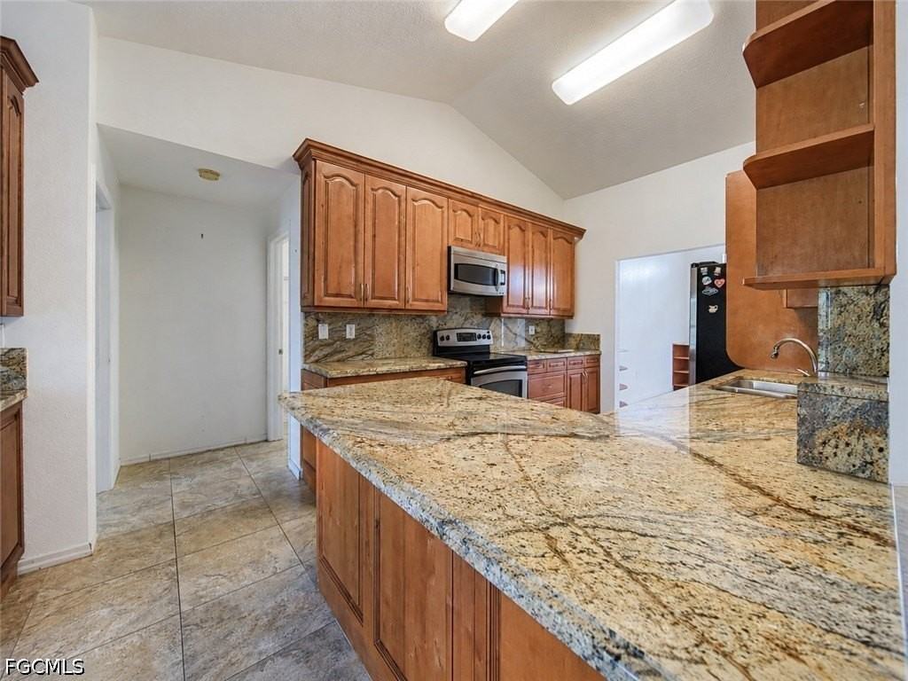 20 Hampton Ave - Photo 5 of 14