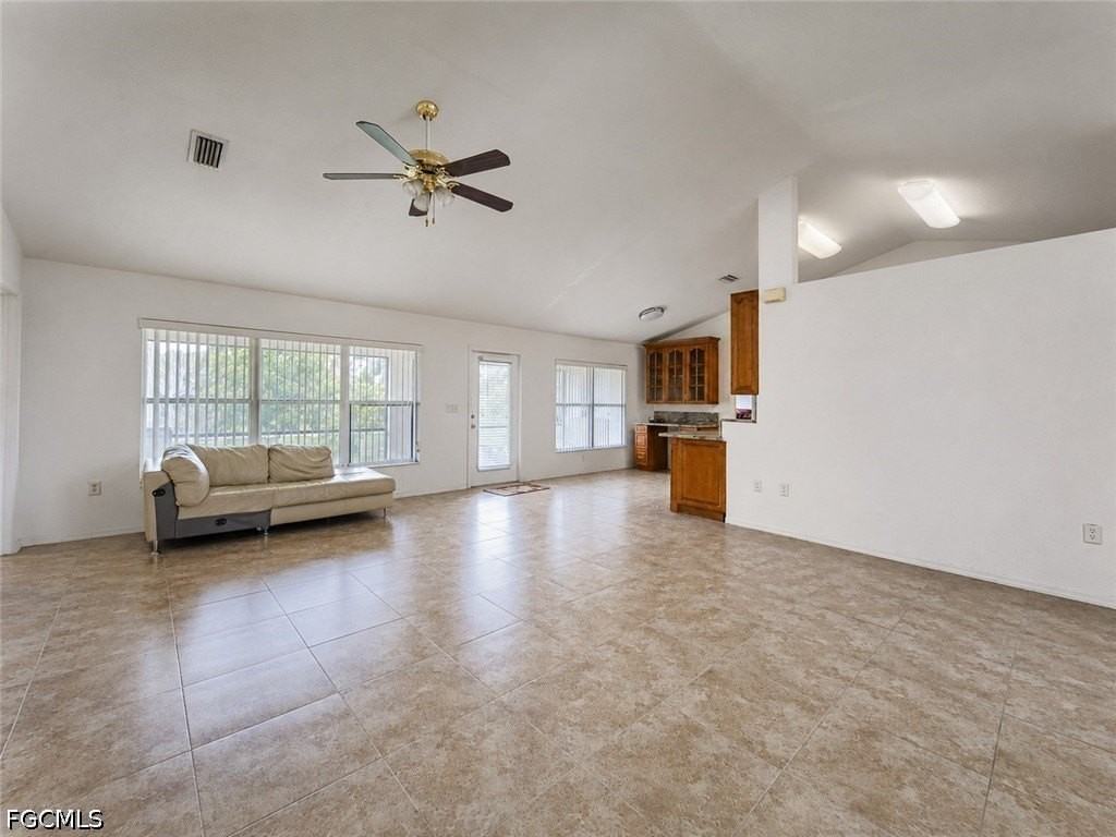 20 Hampton Ave - Photo 6 of 14