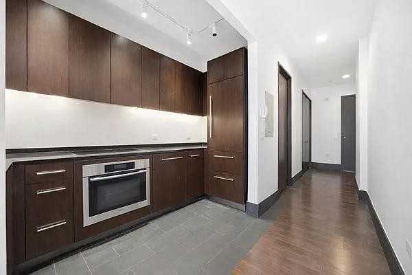 Broad St #22DA - Photo 7 of 20