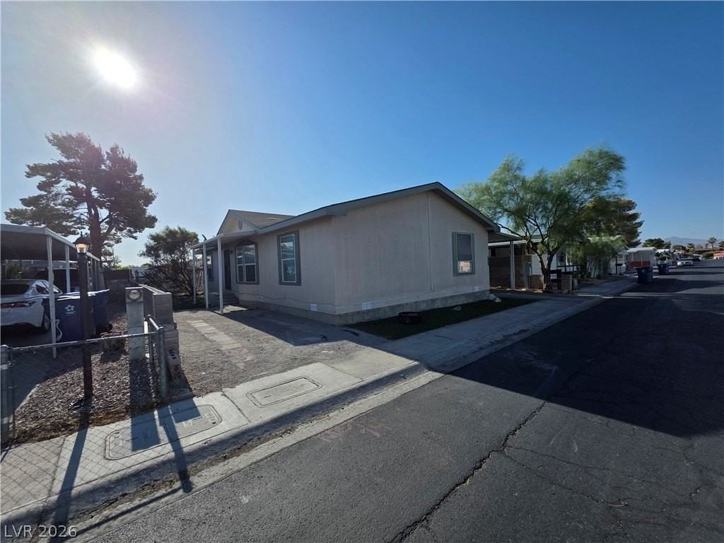 3560 Estes Park Dr - Photo 3 of 50