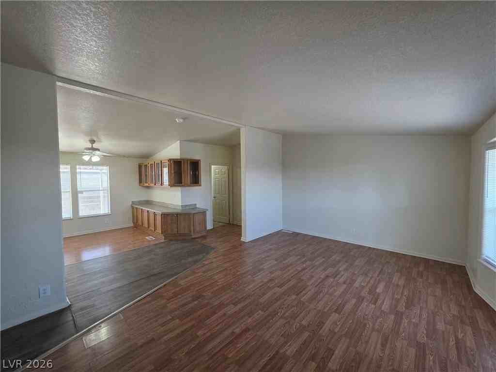 3560 Estes Park Dr - Photo 7 of 50