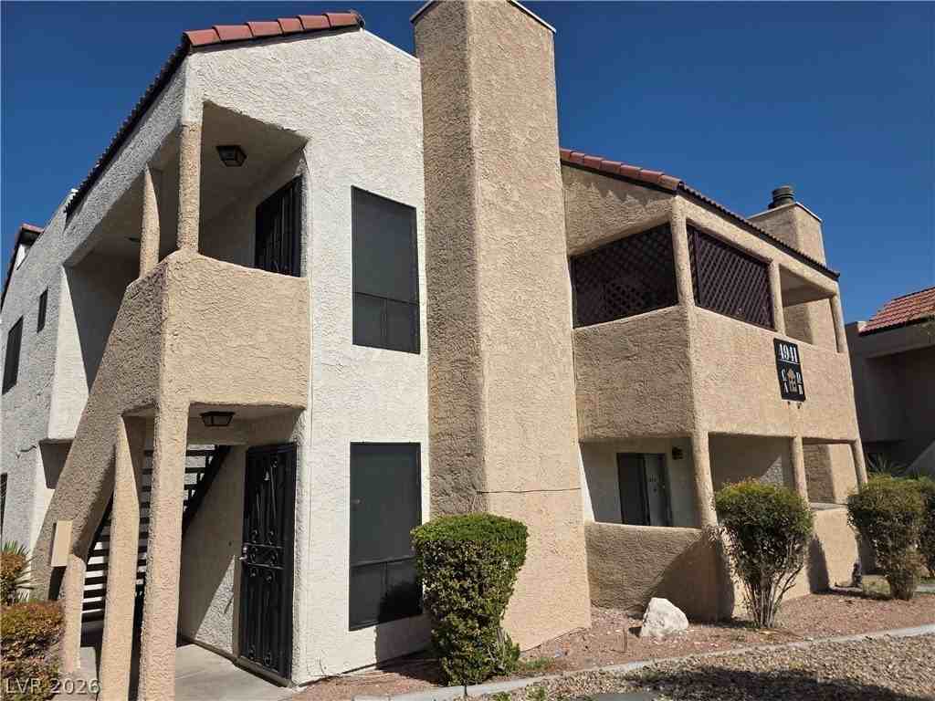 4941 Newport Cove Dr #B - Photo 6 of 50