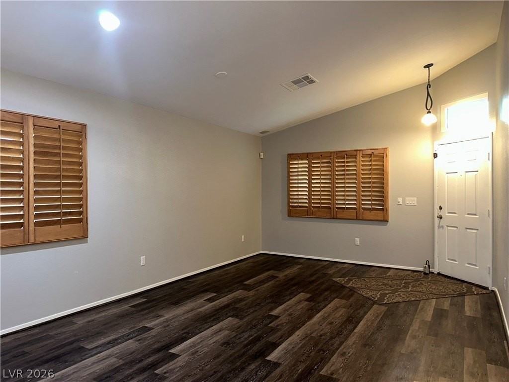 27 Garrett Ct - Photo 4 of 18