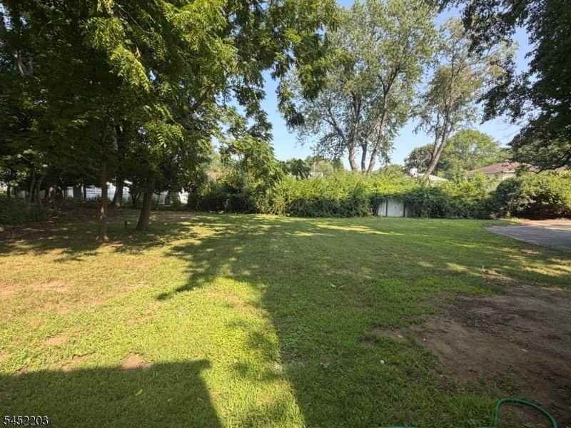 1016 Valley Rd - Photo 3 of 22