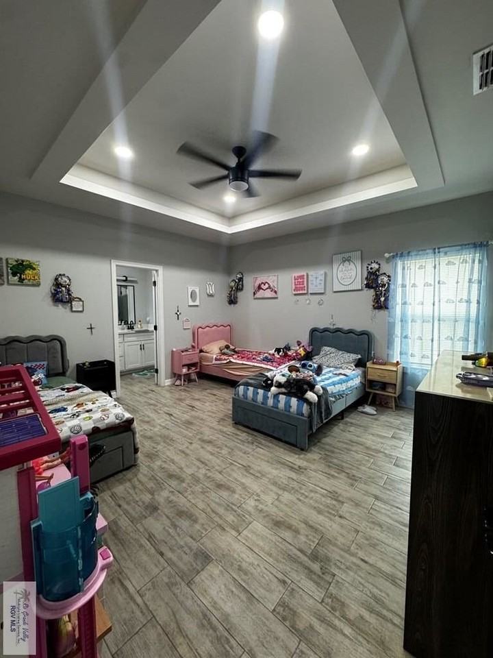 494 Marcelo St - Photo 7 of 12