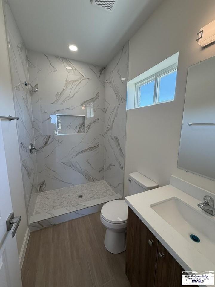 4422 Escondido Ln E #A - Photo 6 of 11