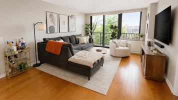 featured image of 700 GROVE ST #5R