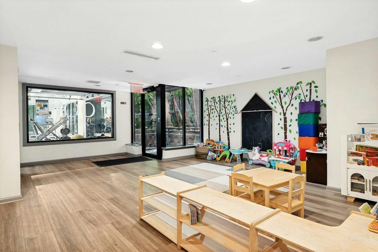 700 GROVE ST #5R - Photo 6 of 13