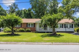 featured image of 613 Maple St