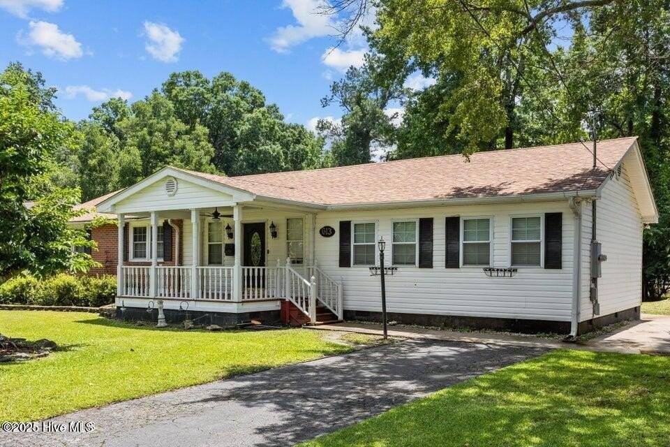 613 Maple St - Photo 2 of 23