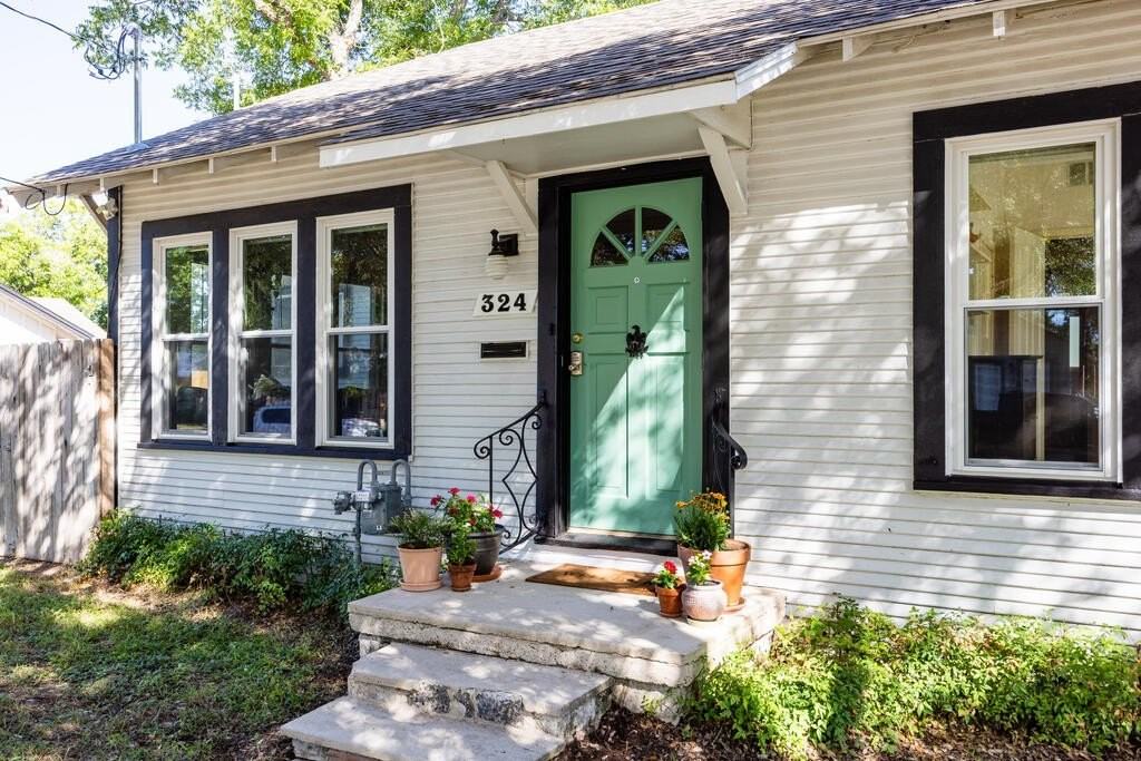 324 Lytle St - Photo 2 of 24