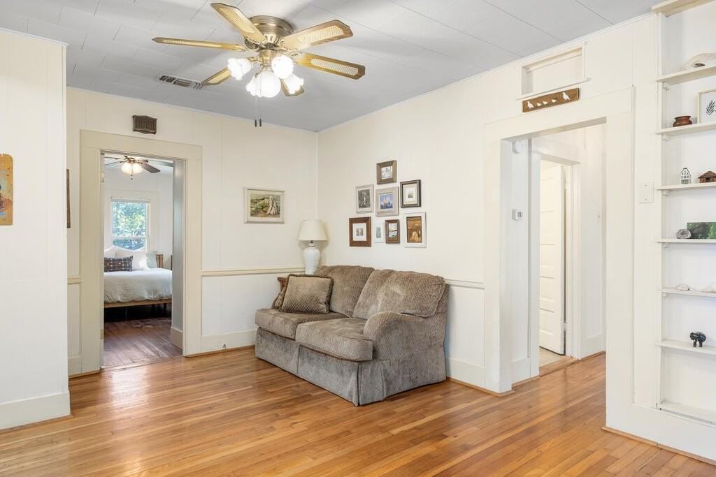 324 Lytle St - Photo 7 of 24