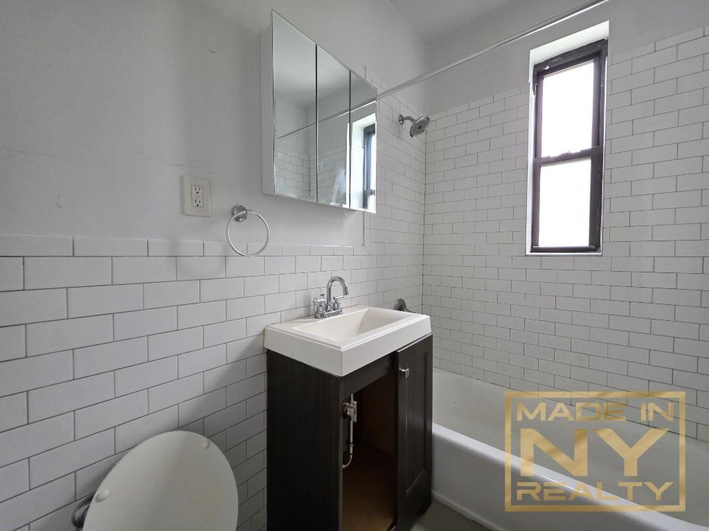 2521 31st Ave #B54 - Photo 5 of 7