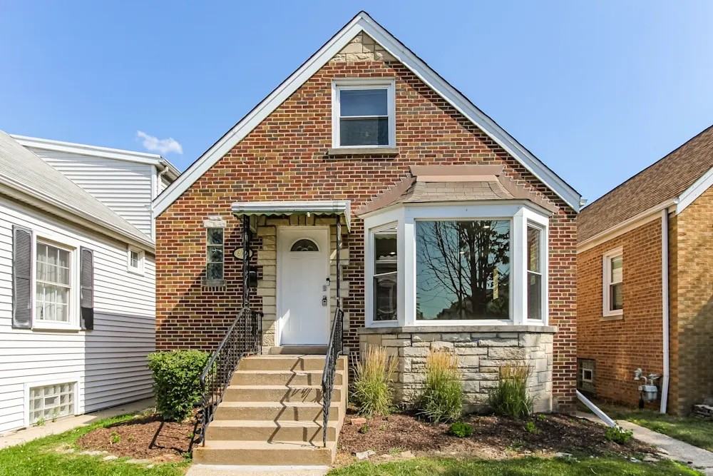6042 West Bryn Mawr Avenue - Photo 6 of 8
