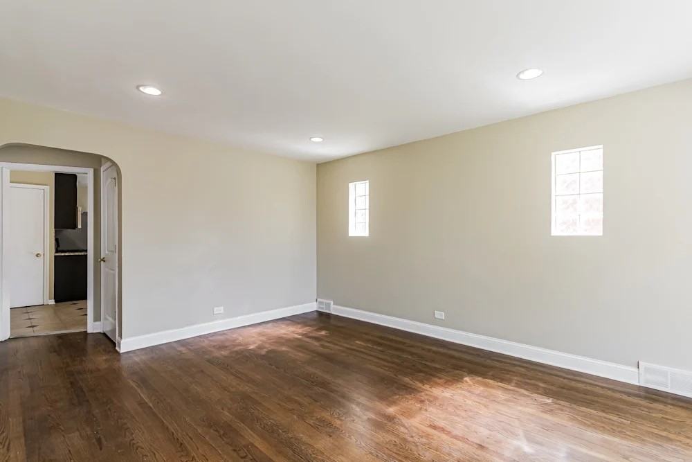 6042 West Bryn Mawr Avenue - Photo 7 of 8