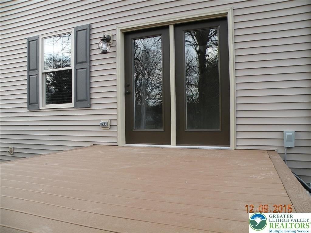 631 Linden St - Photo 5 of 9