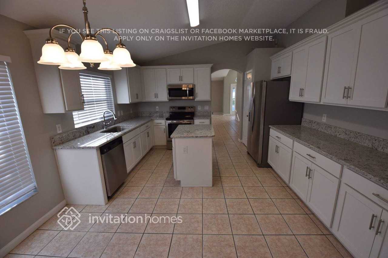 1175 Snug Harbor Dr - Photo 3 of 12
